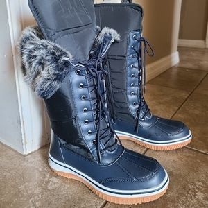 Snow boots